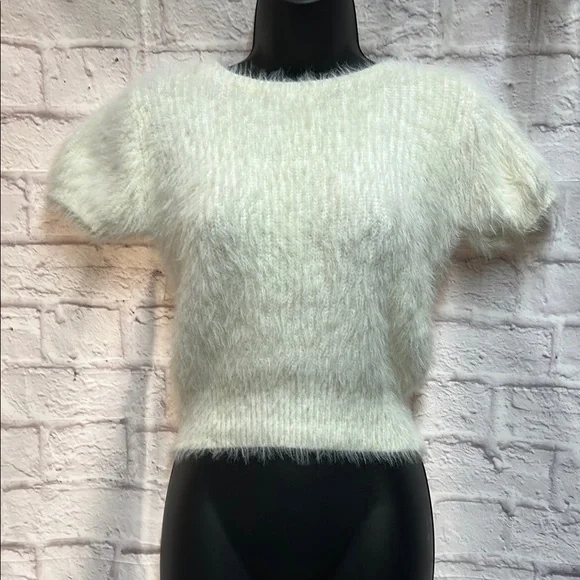 Zara Soft Cream Fuzzy Knit Top - Picture 2 of 6